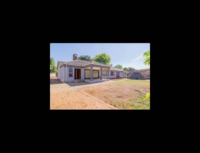 4 BEDROOM HOUSE FOR SALE IN BIRCH ACRES